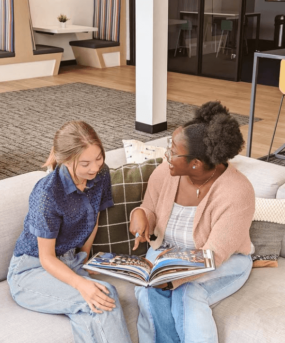 10 Questions You Should Ask While Touring Off-Campus Apartments in Lawrence as a KU Student